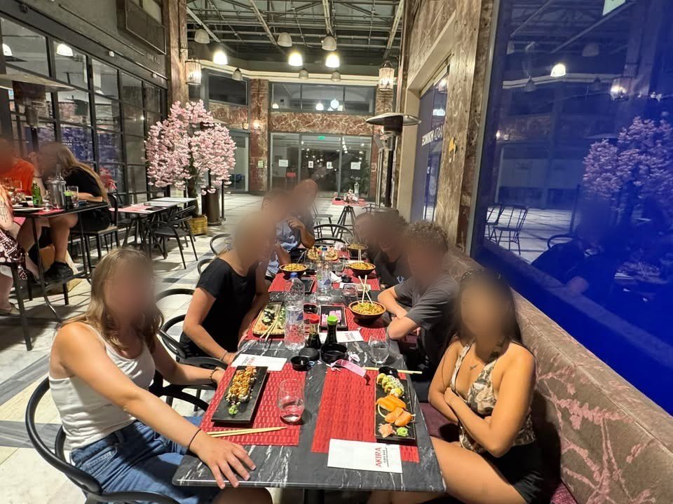 Βραδιά με σούσι όλοι μαζί στην Αθήνα