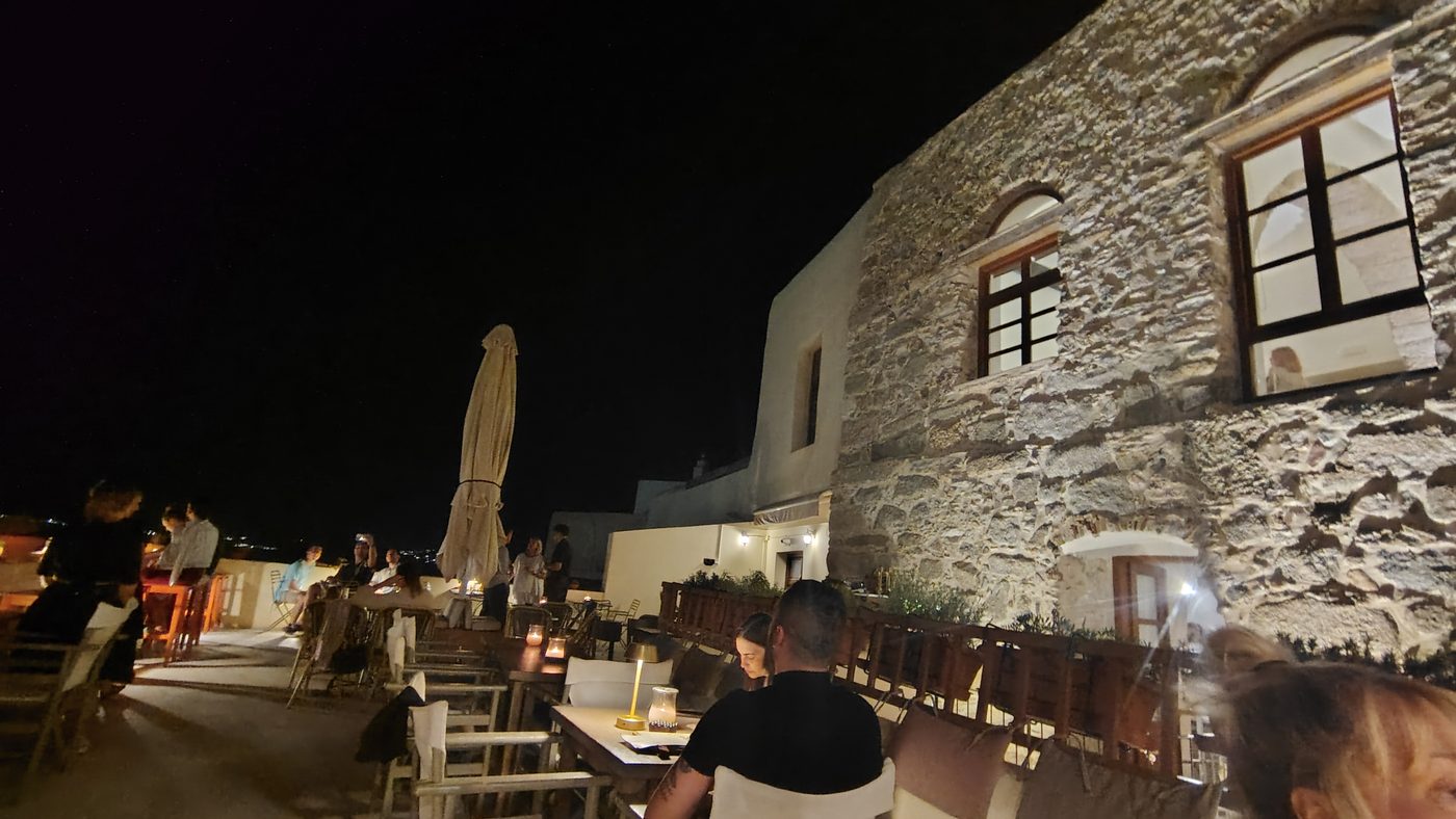 Βραδινή βεράντα στο Κάστρο, την παλιά συνοικία της Χώρας της Νάξου